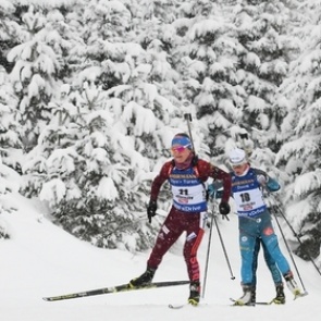 Российские биатлонисты выиграли Рождественскую гонку