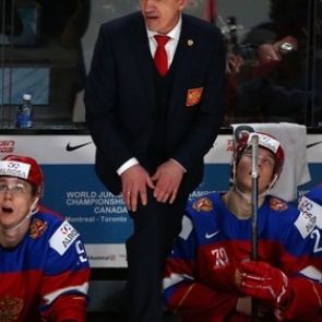 Российские хоккеисты забросили пять шайб белорусам на молодежном чемпионате мира