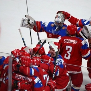 Россия проиграла США в четвертьфинале молодежного ЧМ по хоккею