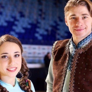 Сегодня ачинский фигурист Алексей Рогонов вышел на ледовую арену Пхенчхана в паре с Кристиной Астаховой