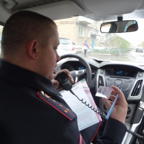 Госавтоинспекторы в Ачинске проверили правильность перевозки детей в автотранспортных средствах