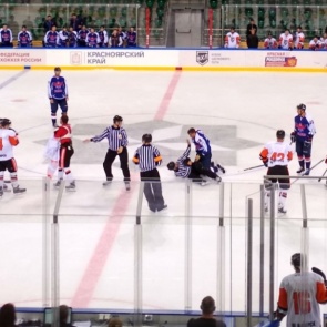 «Месиво сегодня было — одни драки»: хоккеисты «Сокола» обыграли «Ермак» на новой арене