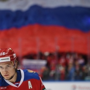 Хоккеист сборной России позавидовал футболистам