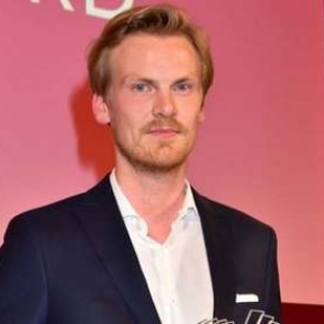 Журналист-выдумщик вымогал деньги для несуществующих героев