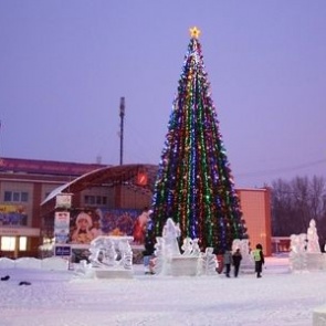 Контролировать состояние ледяного городка на площади около ДК будут работники «Центра управления МКД»