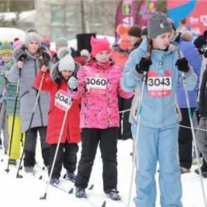 Более 500 жителей Дивногорска приняли участие в спортивном празднике на «На лыжи!»