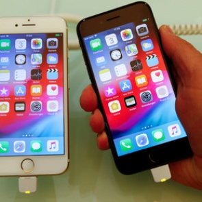Apple собралась удешевить iPhone в России