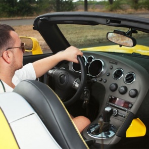 Как устранить неприятный запах в салоне автомобиля?