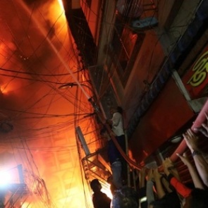 Жертвами пожара в Бангладеш стали более 40 человек