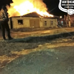 Пожар оставил без крова три семьи в Ачинске. Есть пострадавшие