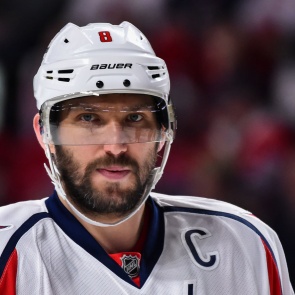 Овечкина выгнали со льда за аплодисменты судьям