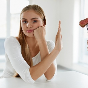 Названы главные минусы отказа от мяса