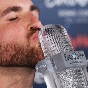 Победителя «Евровидения» отказались наказывать за старую песню