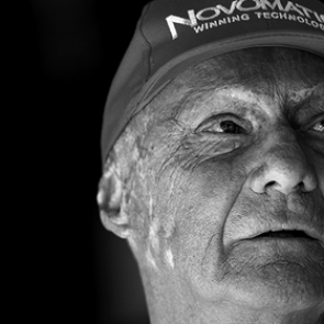 Трехкратный чемпион «Формулы-1» Лауда умер