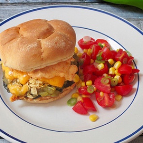 Популярный телеведущий предсказал гибель человечества от вегетарианства