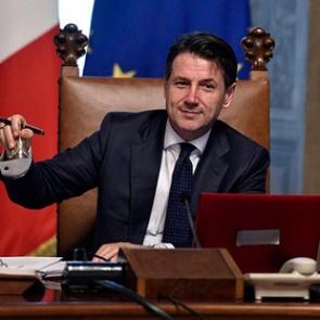 Премьер Италии объявил об отставке