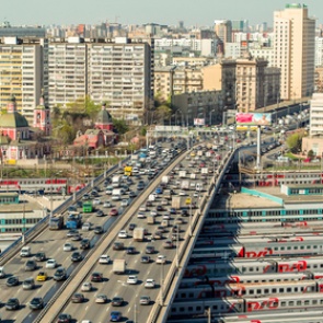 На российских дорогах решили ограничить обгоны и перестроения