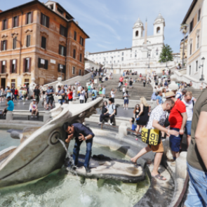 Названа любимая страна россиян для отпуска