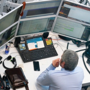 Рубль взлетел