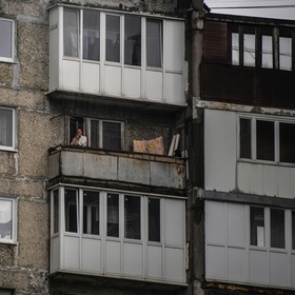 Россиянам запретят курить на балконах