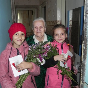 В Ачинске дети-волонтеры взяли шефство над «Домом ветеранов»
