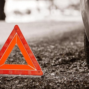 В Туве из-за лопнувшего колеса перевернулся автобус: серьезно пострадали несколько пассажиров