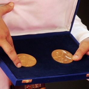 Нобелевскую премию по физике присудили за раскрытие тайн Вселенной