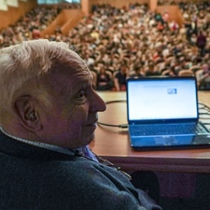 Нобелевский лауреат рассказал о бессилии науки перед раком