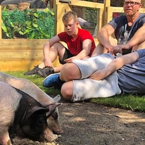 Героев телешоу заставят есть собственных питомцев