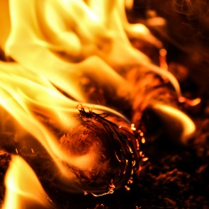 В Хакасии пожарный проводил учения, поджигая жилые дома