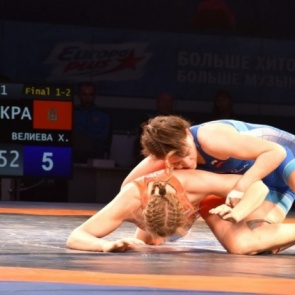 Мощные красноярские спортсменки завоевали 5 медалей на Кубке России по женской борьбе