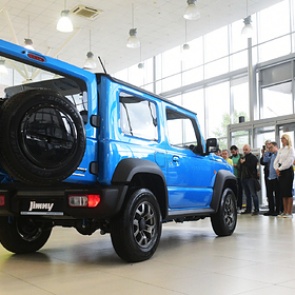 Автомобили в России резко подорожают