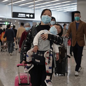 Число заразившихся новым вирусом в Китае резко увеличилось