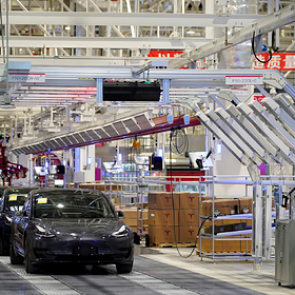 Китайские Tesla «постарели» из-за коронавируса