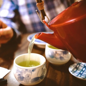 8 полезных добавок к чаю