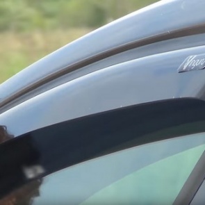 Дефлектор – не случайный аксессуар в машине