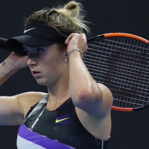 Теннис - Джокович считает Федерера величайшим игроком всех времен