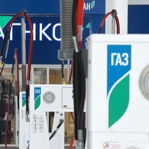 Россиянам сделали скидку 90 процентов при переводе машины с бензина на газ