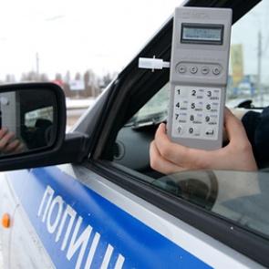 В России предложили ужесточить наказание за пьяную езду с детьми в машине