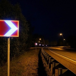 В краевом центре впервые установили импульсные дорожные знаки