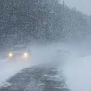 ГИБДД рассказала красноярцам, как правильно ездить и ходить во время метели