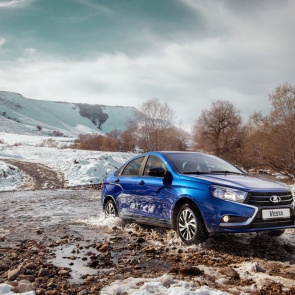 Автомобили «Лада» подорожали в третий раз за год