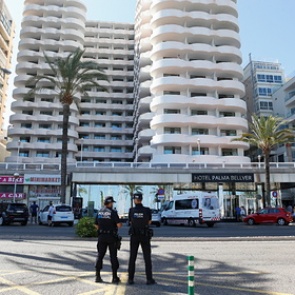 Испания продлила запрет на въезд для граждан России