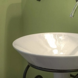 Санфаянс и санфарфор: отличия, которые стоит знать при выборе сантехники