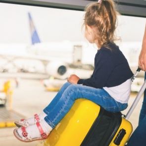 В России вступил в силу новый порядок вывоза детей за границу