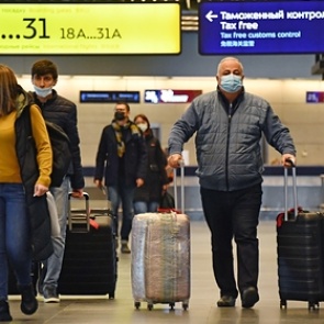 Раскрыто влияние нового штамма COVID-19 на новогодние планы российских туристов